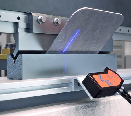 2D/3D laser profile sensor VC nano 3D-Z for angle measurement in press brakes